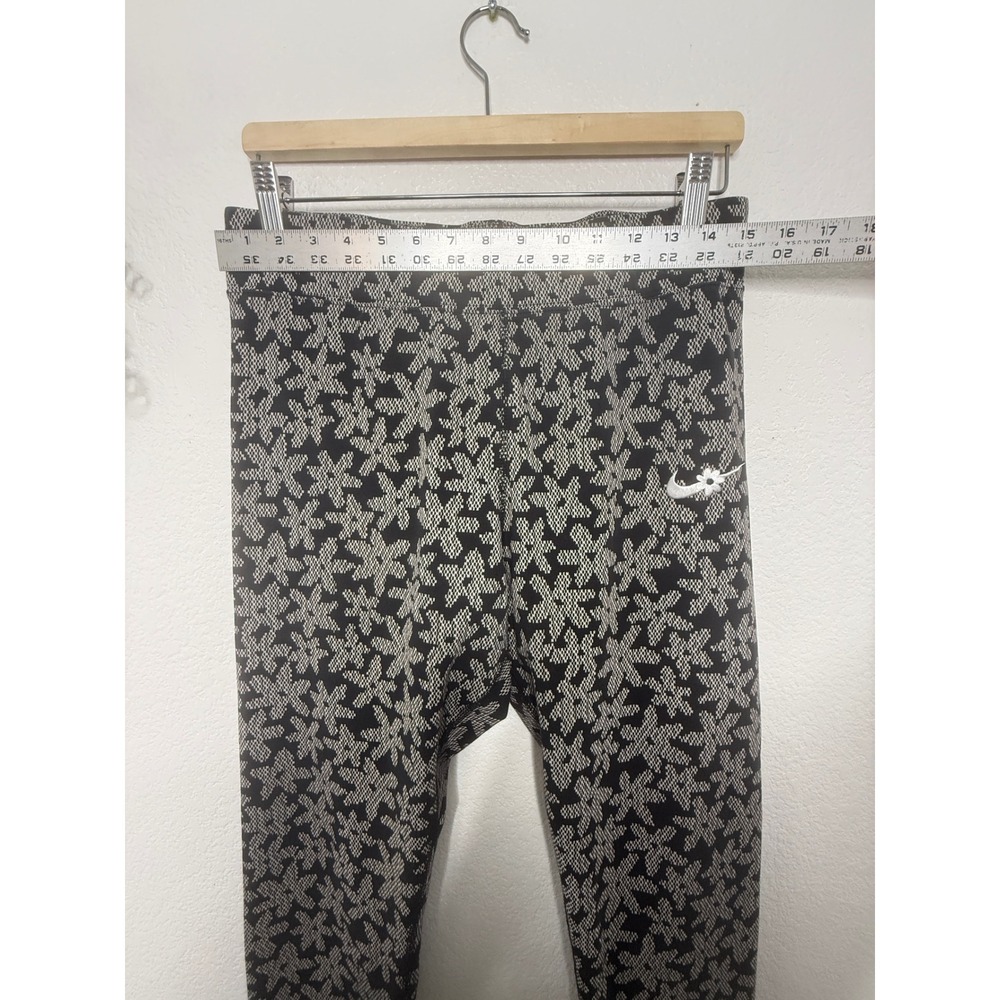 Nike Womens Flower Print High Waisted Leggings Black White XL Floral Swoosh - Picture 3 of 6